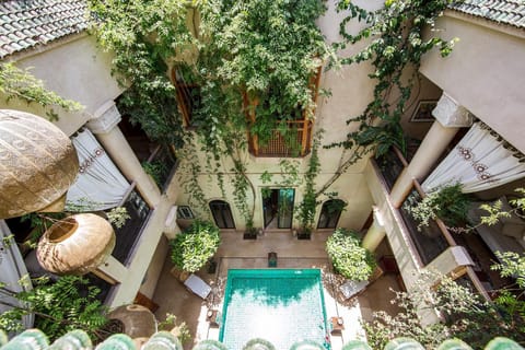 Property building, Patio, Summer, Garden, Balcony/Terrace, On site, Garden view, Pool view, Area and facilities, Swimming pool, Swimming pool, Time of day