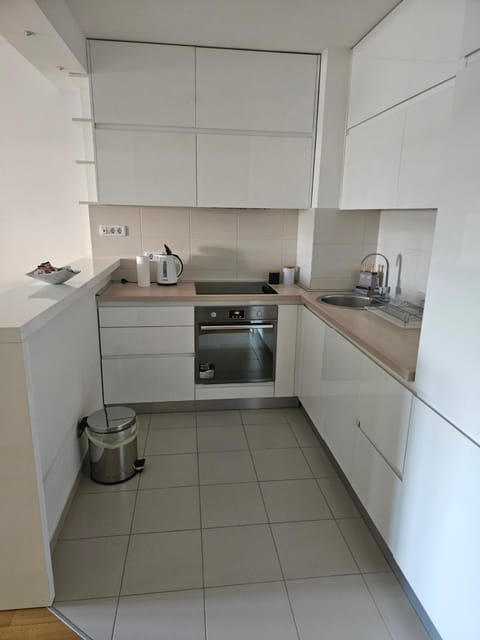 Stylish New Belgrade apt parking 5e per day Apartment in Belgrade