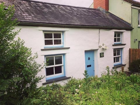 Penrallt-Fach Traditional Welsh cottage Pembrokeshire House in Wales