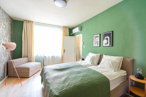 Bed, Bedroom