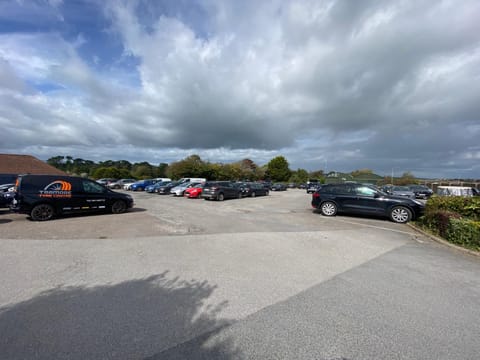 Twin suite on golf course Private Cosy Nature lodge in Tramore