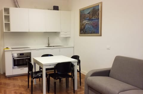 Dining area, kitchen