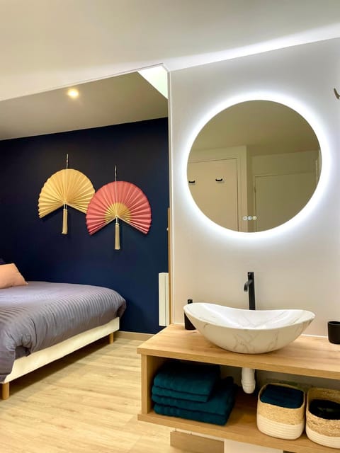 Bathroom, Bedroom