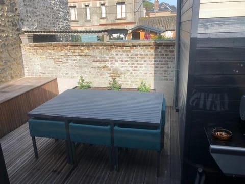 Patio, BBQ facilities, Dining area