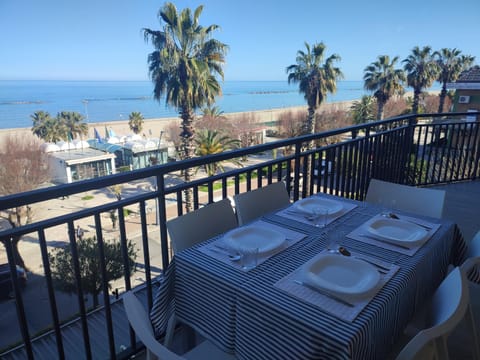 View (from property/room), Balcony/Terrace, Sea view