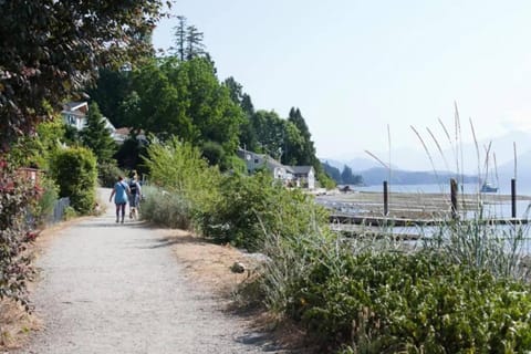 Iconic 3-Story Waterfront 'Marina House' w/ View House in Armours Beach