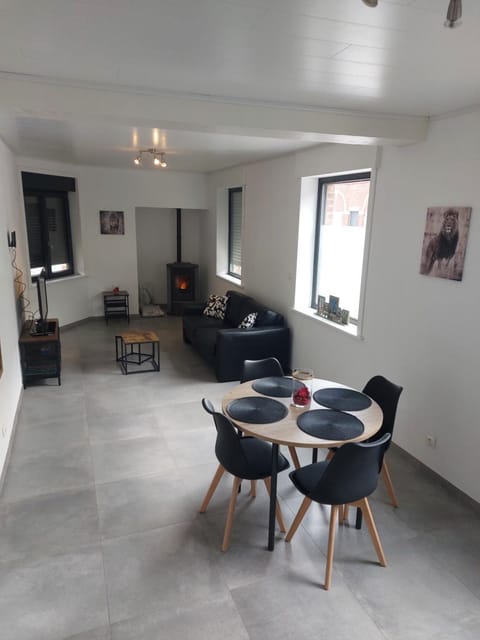 Living room, Dining area