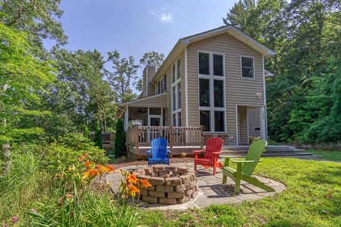 Angie's Mountain Overlook Hot Tub and Views! House in Fairview