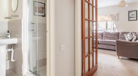 Bathroom, Living room