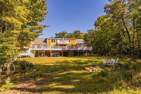 DECK HOUSE LIMIT 25 home Villa in Long Lake