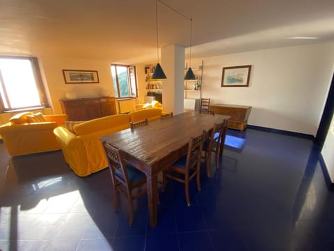 TV and multimedia, Living room, Dining area