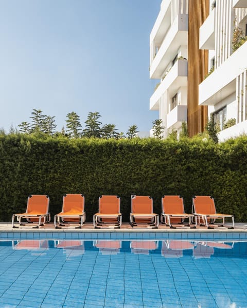 Pool view, Swimming pool, sunbed