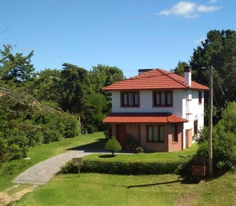 Property building, Spring, Day, Natural landscape, Garden view