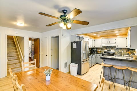 Graeagle Vacation Rental Cabin with Game Room! Cabin in Graeagle