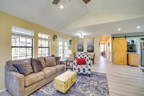 Barling Vacation Rental Fenced-In Yard with Hot Tub House in Fort Smith