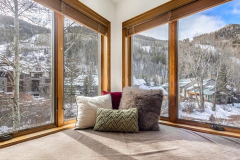 Riverfront, blocks to ski - Mtn Views, Hot Tub at Viking Lodge 217 condo Apartment in Telluride