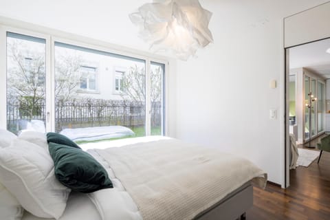 Bedroom, Garden view