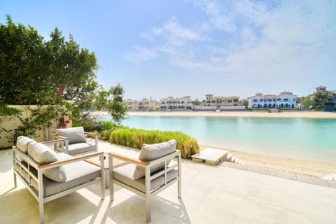Frond E Villa, Palm Jumeirah - Mint Stay Apartment in Dubai