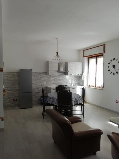 Kitchen or kitchenette, Living room, Dining area, pet friendly, stove