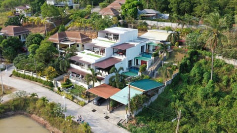 Property building, Day, Neighbourhood, Natural landscape, Bird's eye view, Street view, Location