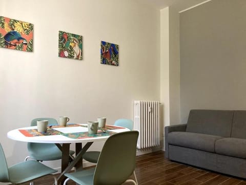Living room, Seating area, internet