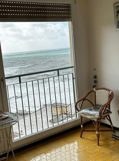 Una finestra sul mare accanto alle 5 Terre Apartment in Levanto