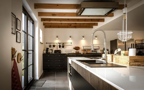 Kitchen or kitchenette, dishwasher, pet friendly, stove