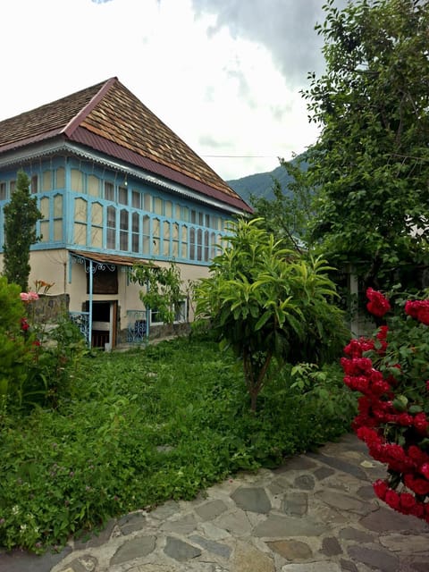 Property building, Facade/entrance, Summer, Garden