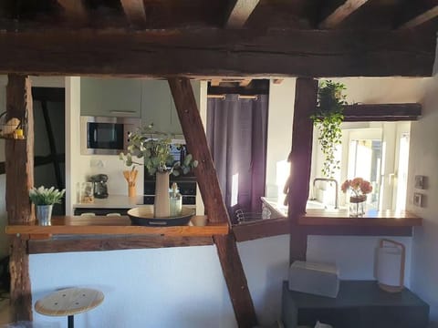 Kitchen or kitchenette, Lounge or bar