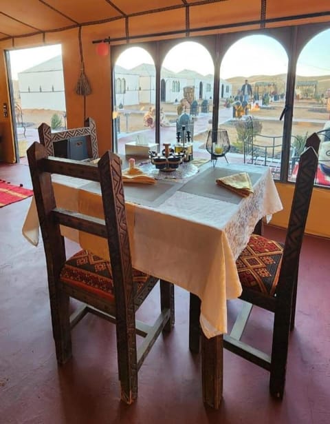 Restaurant/places to eat, View (from property/room), Balcony/Terrace, Living room, Banquet/Function facilities, Seating area, Dining area