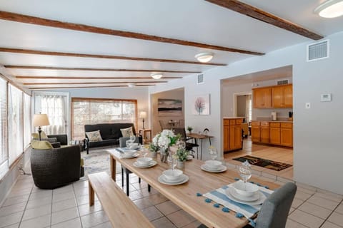 Private Pool & Yard Mins to Dining & University House in Mobile