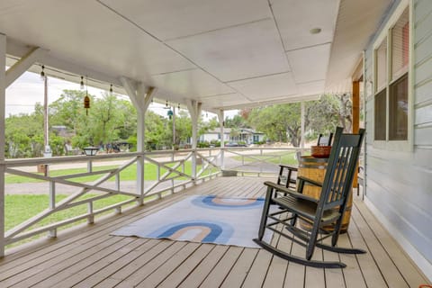 Canyon Lake Home with Resort Amenities and Fire Pit! House in Canyon Lake