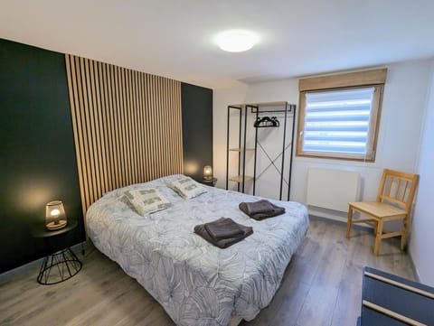 Bed, Photo of the whole room, Bedroom, towels, wardrobe