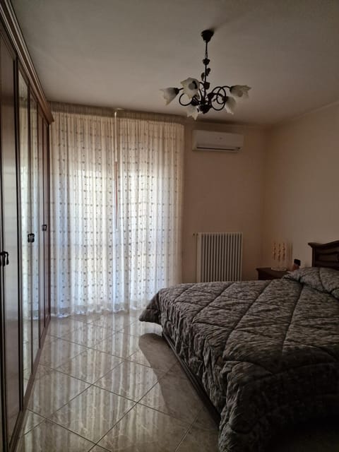 Bed, Photo of the whole room, Bedroom, air conditioner