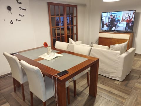 TV and multimedia, Living room, Dining area