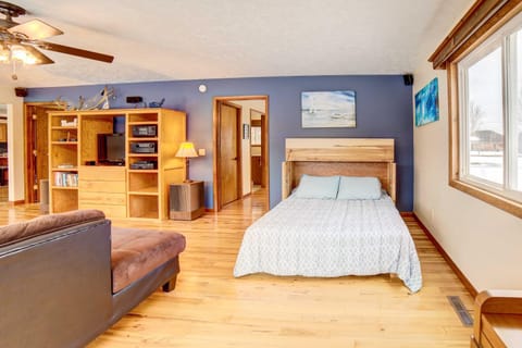 Waterfront Evart House on Chippewa Lake Channel House in Michigan