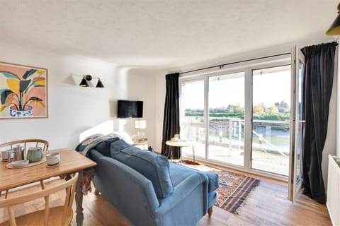 Balcony/Terrace, River view