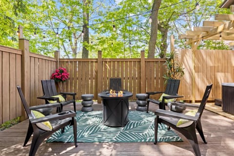 Hot Tub! Close to Cornell, Ithaca College, Commons! House in Ithaca