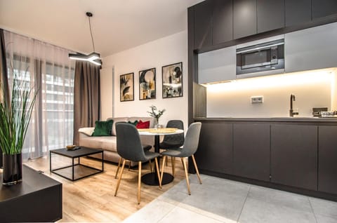 Kitchen or kitchenette, Living room, Dining area, minibar