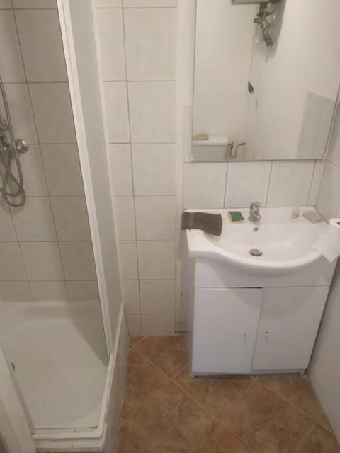 Gîte indépendant avec grand parking extérieur House in Le Mans