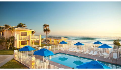 Property building, Day, Natural landscape, Beach, Pool view, Sea view, Swimming pool, sunbed