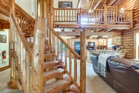 Family Getaway Georgia Cabin with Outdoor Hot Tub Cabin in White County