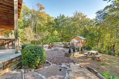 Family Getaway Georgia Cabin with Outdoor Hot Tub Cabin in White County