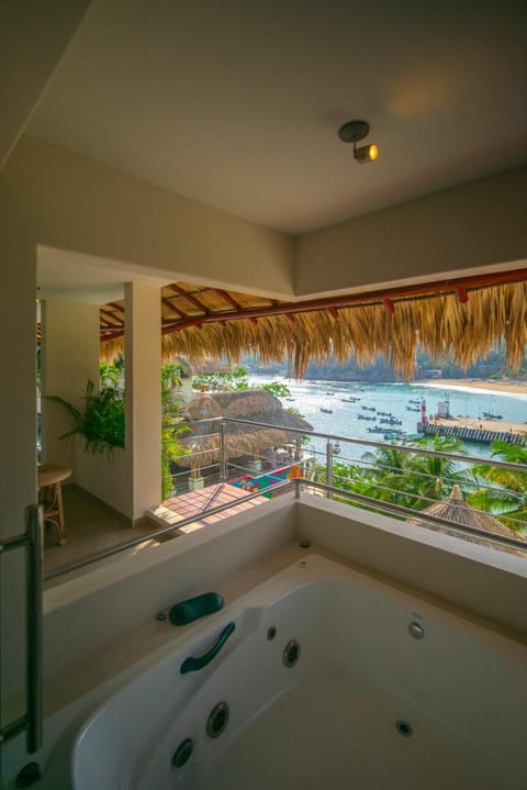 View (from property/room), Balcony/Terrace, Sea view, Bath