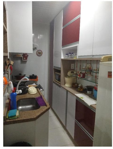 Kitchen or kitchenette, minibar, stove