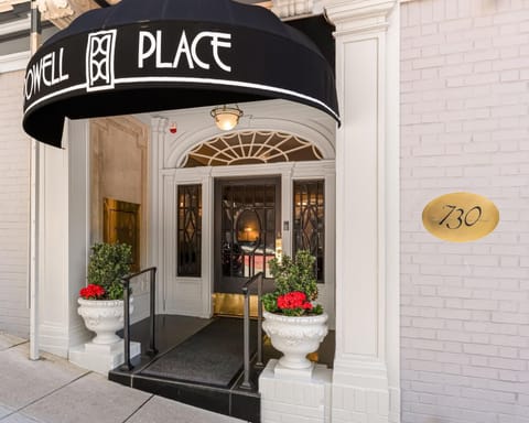 Property building, Facade/entrance, Property logo or sign