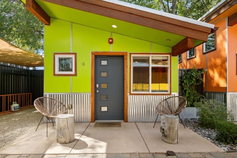 Downtown Kokopelli West 4 - Newly Remodeled Stylish Studio House in Moab