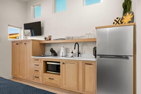 Downtown Kokopelli West 6 - Newly Remodeled Stylish Studio House in Moab