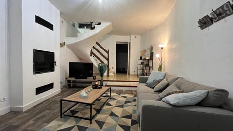 Communal lounge/ TV room, Living room, Seating area