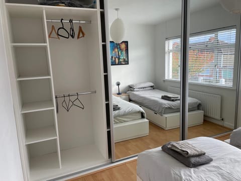 20 Minutes to the City Center Bed and Breakfast in Dublin